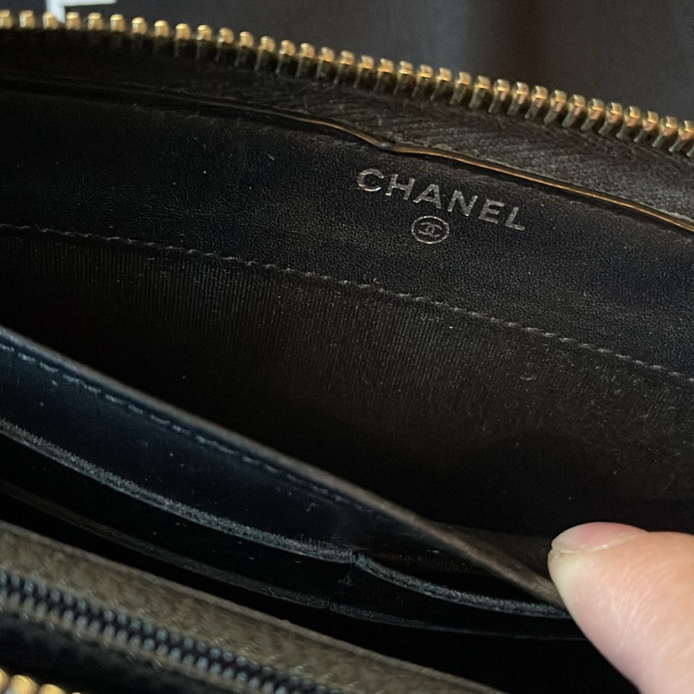 Chanel Quilted Black Patent Leather Zippy Wallet - Picture 7 of 16